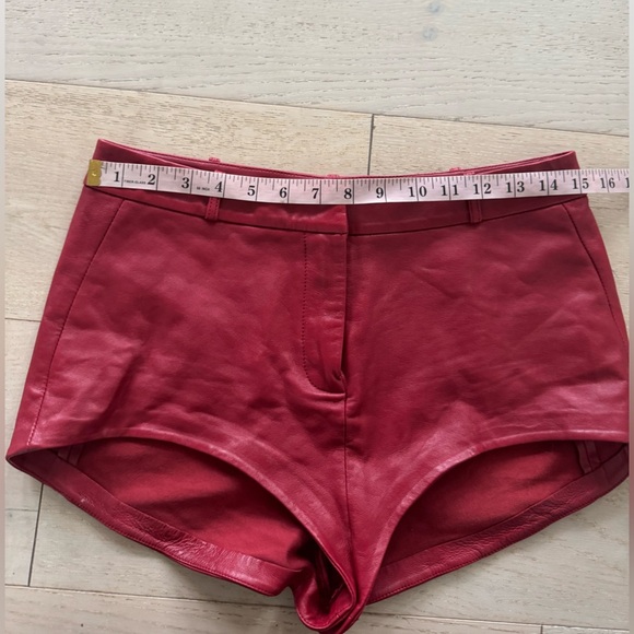 Lamarque Annaise Short In Red, Size M - Picture 9 of 10